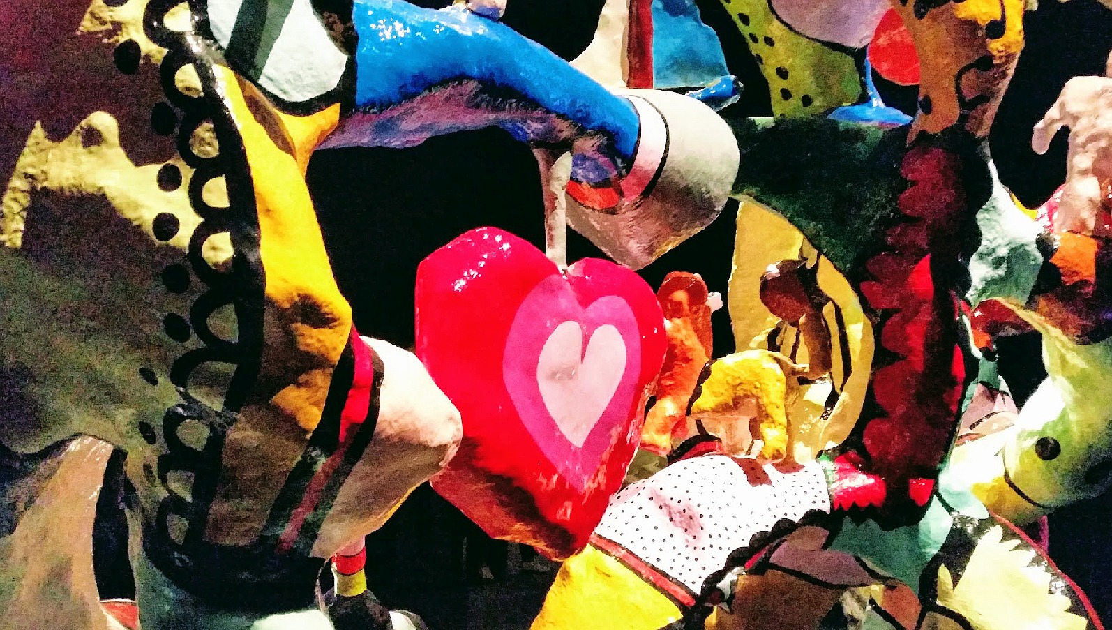 Cœur selon Nicki de St Phalle – Paris – France