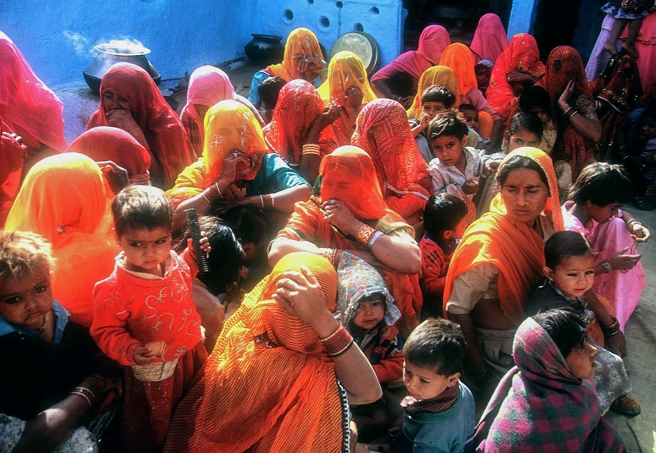 Femmes lors d’une cérémonie de mariage dans un village du désert du Thar – Rajasthan – Inde