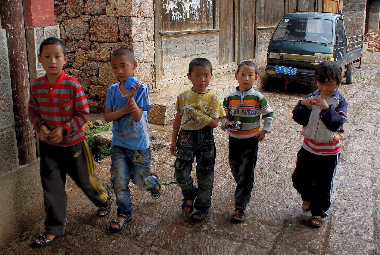 Enfants de l'ethnie NaXi à Lijiang - Yunnan - Chine