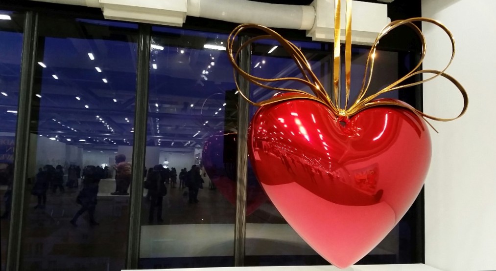 Cœur suspendu de Jeff Koons, exposition Centre Pompidou Paris – France- 2015