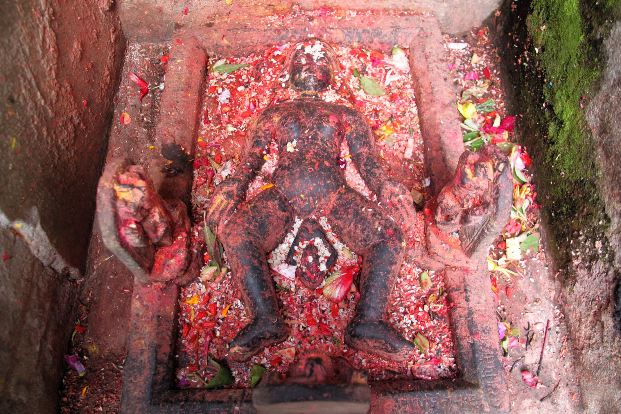 Statuette de la Dharti Mata (Déesse Mère) -Sanctuaire Bagh Bhairava - Kirtipur - Népal