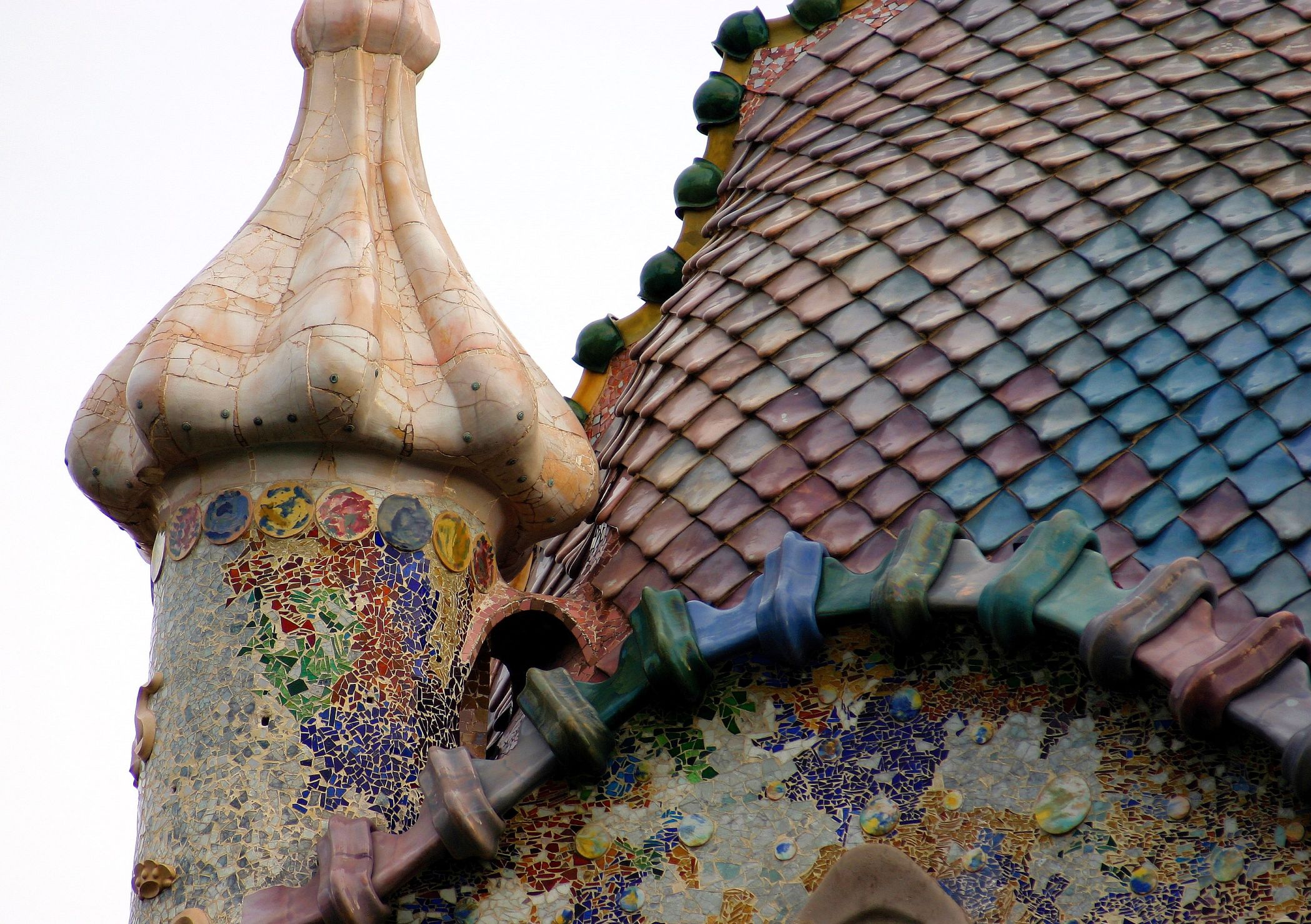 Toiture casa Batlló (1905) - Antonio Gaudí y Cornet (1852-1926) - Barcelone - Catalogne - Espagne