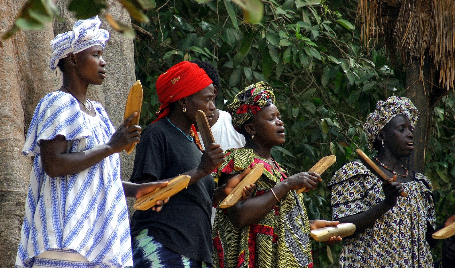 Danse et chant traditionnel à Banjul, Gambie