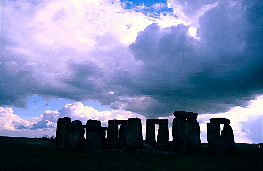 Stonehenge – entre 2800 et 1100 AEC – (comté du Wiltshire)