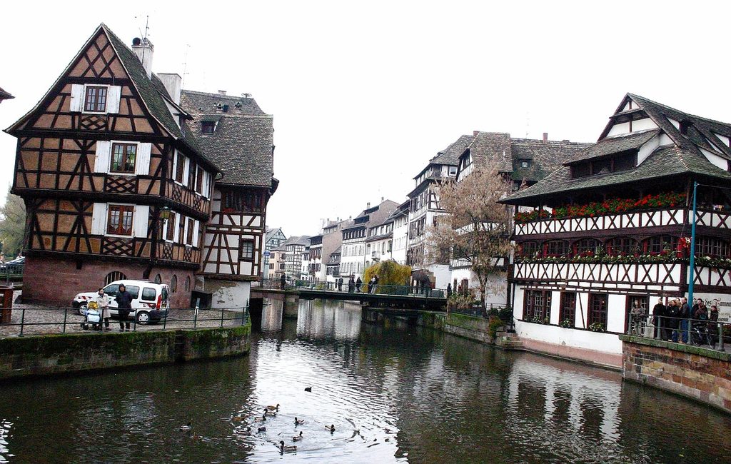 La Petite France – patrimoine mondial de l’UNESCO 1988 – canal de navigation de l’Ill et la maison des tanneurs – Strasbourg – Bas-Rhin -Grand Est – France